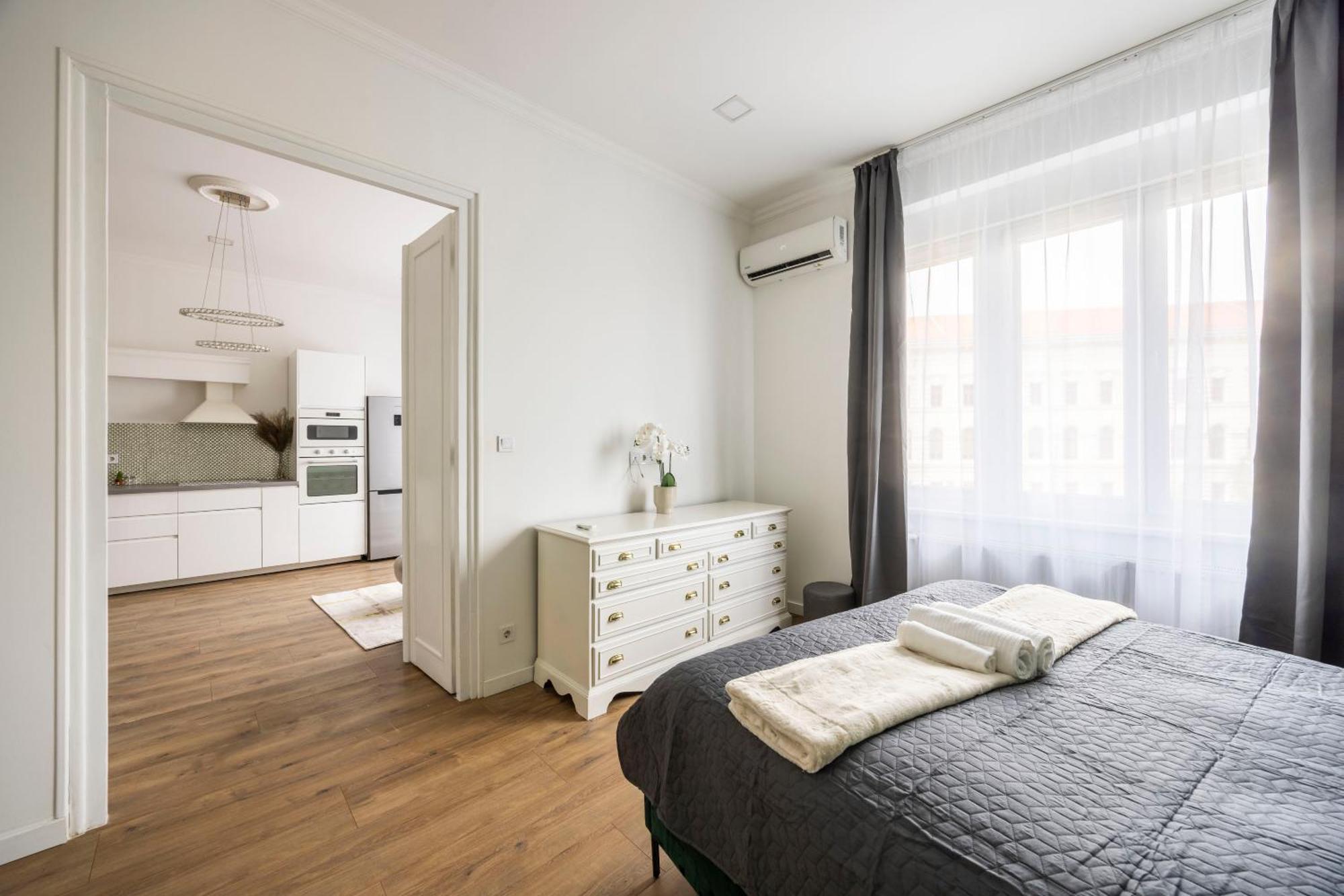 Luxy Central Spacious & Cozy Residence With Balcony Budapest Esterno foto