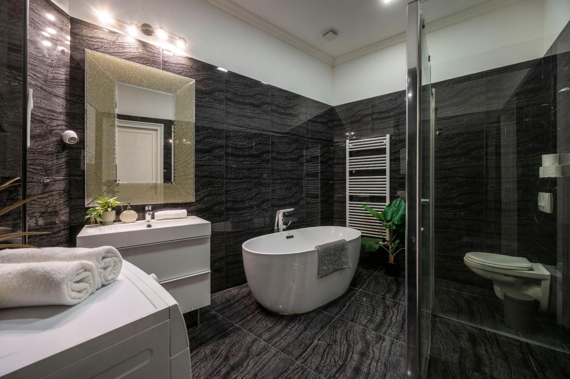Luxy Central Spacious & Cozy Residence With Balcony Budapest Esterno foto